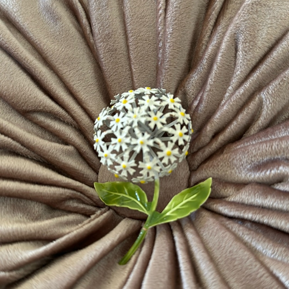 Vintage Hydrangeas Brooch!